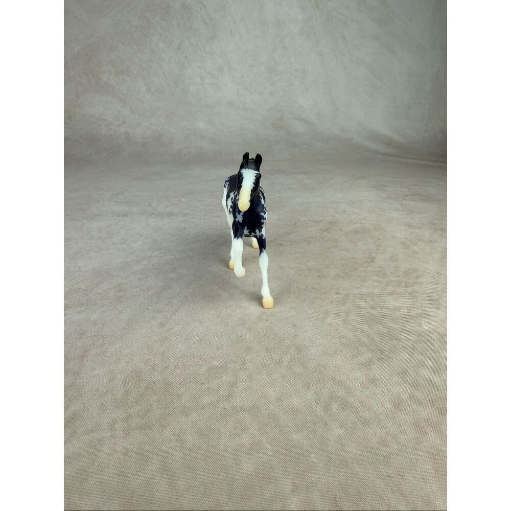 Breyer Stablemate Club Lanin Breyer Horse - Picture 2 of 8
